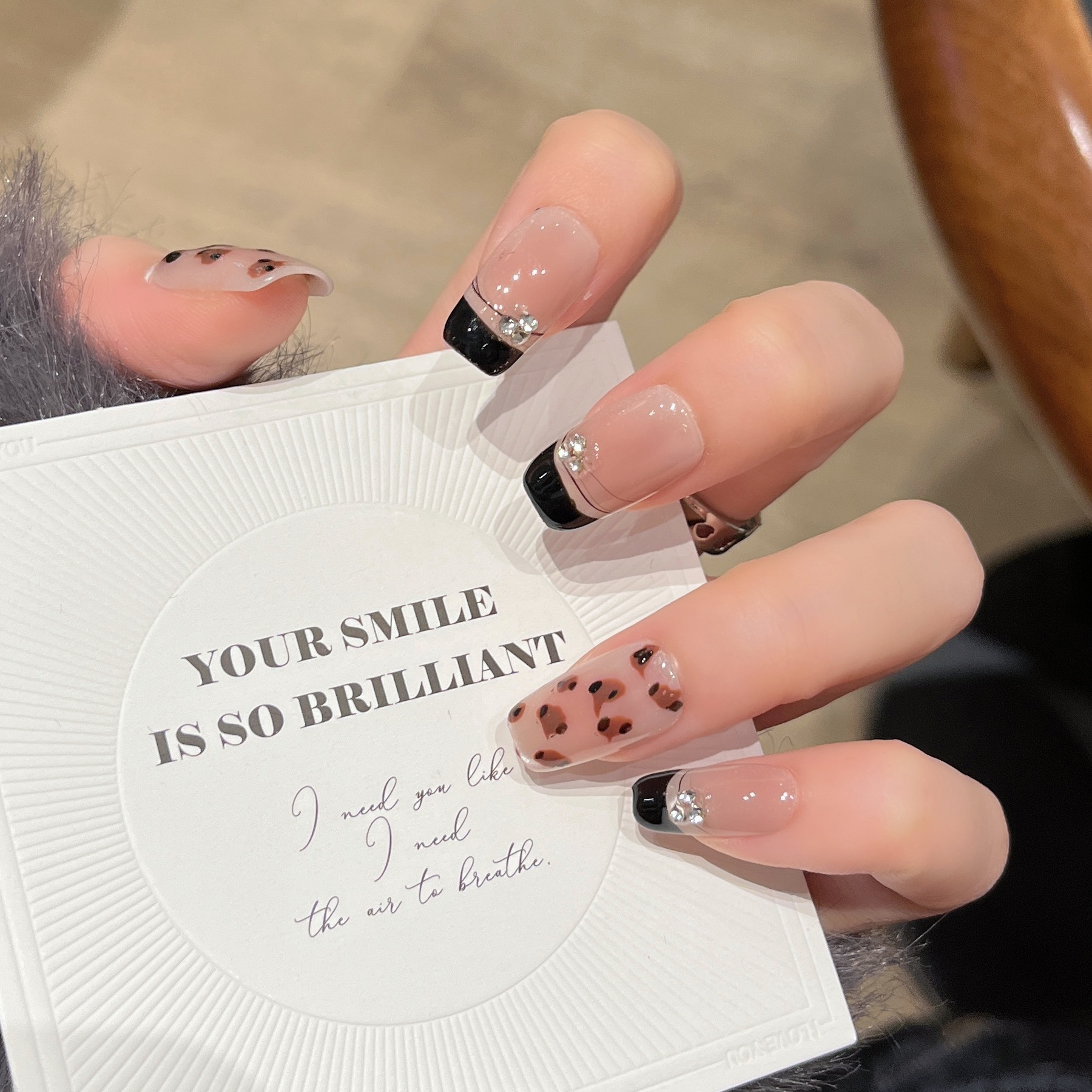 Manual simple de largo medio desmontable de nuevo otoño y invierno de leopardo manicura blanca de alta calidad manijas falsas