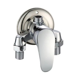 Wall-mounted triangle shower faucet hot and cold mixing valve, wall-mounted shower faucet, solar water heater mixing valve