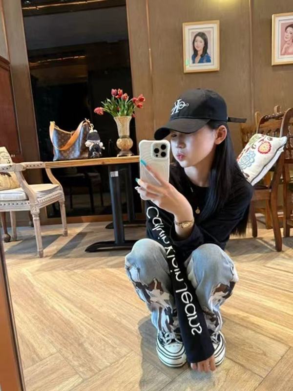 潮牌白色纯棉字母印花长袖t恤女秋季2025新款圆领宽松打底衫上衣|undefined