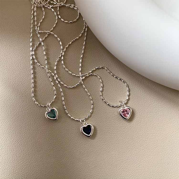 1 Piece Fashion Heart Shape Metal Inlay Zircon Women's Pendant Necklace display picture 3