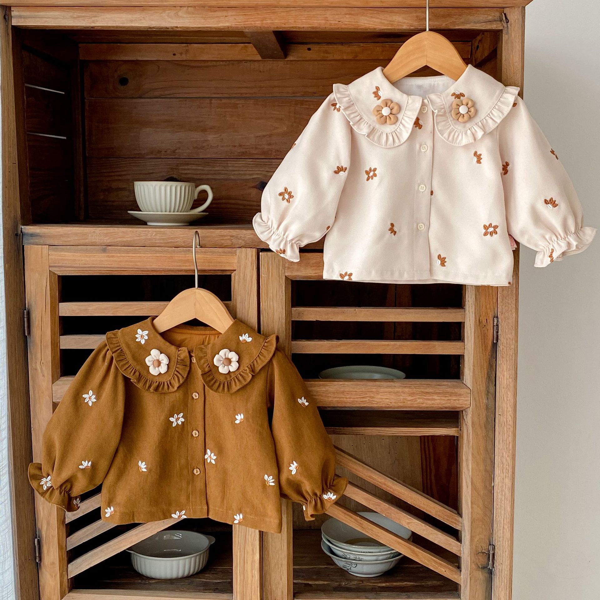 2022 bebé primavera estilo coreano abrigo 0-1 años bebé niña INS estilo occidental muñeca cuello bordado Top bebé camisa