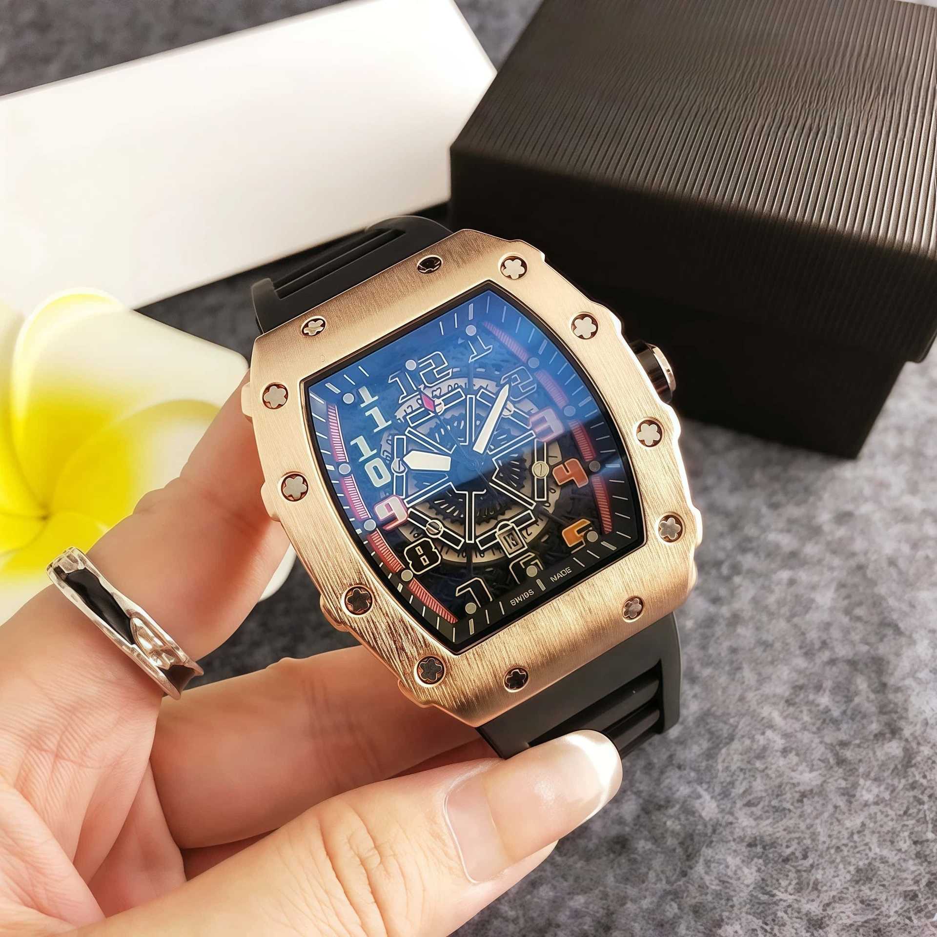 New Hollow Design Men's Digital Scale Pointer Barrel Quartz Watch Classic Business Simple Sports Men's Watch