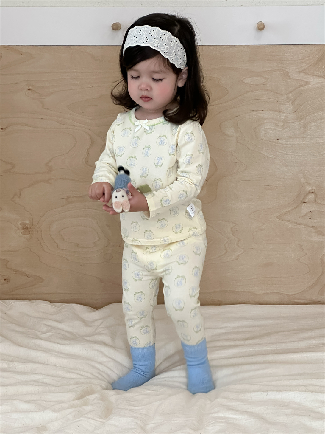 Niñas juegos de pijamas de primavera y otoño de dos piezas juegos de ropa de otoño de 2025 juegos de ropa para niños en casa pijamas