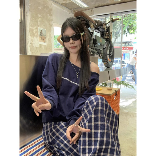 Ladies Off-the-Shoulder Long Sleeve Hoodie with 2025 Early Autumn Letter Print Loose Design Student Top