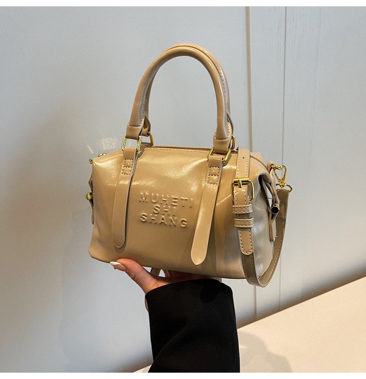 Casual and simple hand-held pillow bag for women, 2025 new style, fashionable and trendy, niche single-shoulder crossbody bag for work and commuting undefined