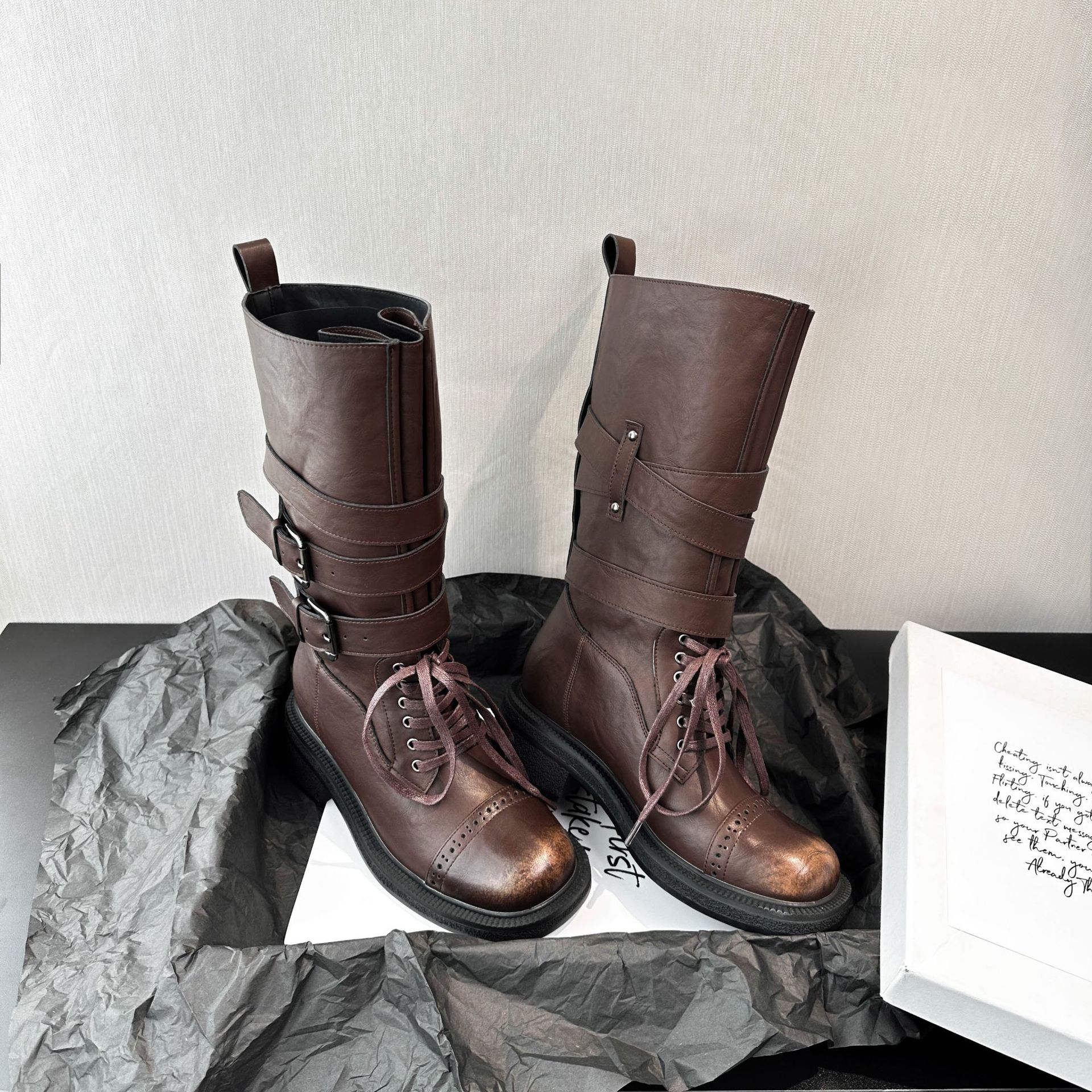 Botas Martin de Caña Media y Tacón Grueso para Mujer de 8 cm en Superfibra con Hebilla para Otoño e Invierno image 4