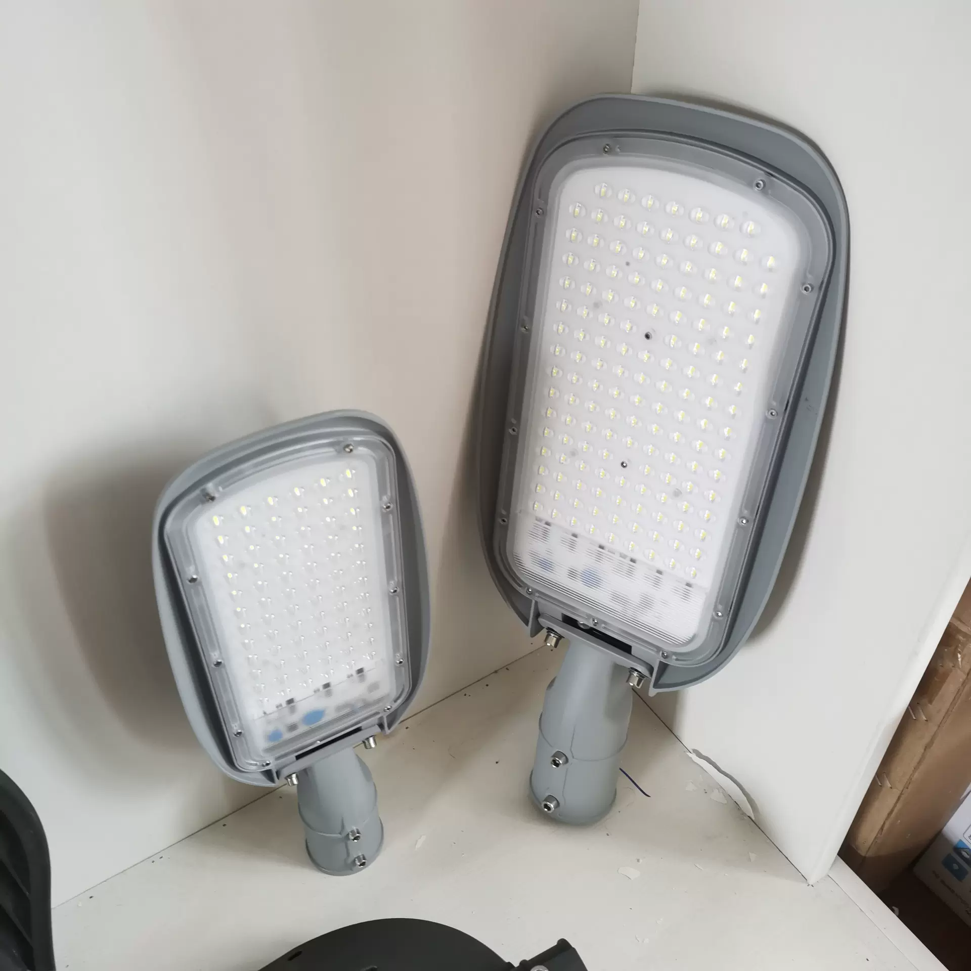 韦德源头工厂定制线性LED路灯，60W无驱路灯头高光效可调角度高亮