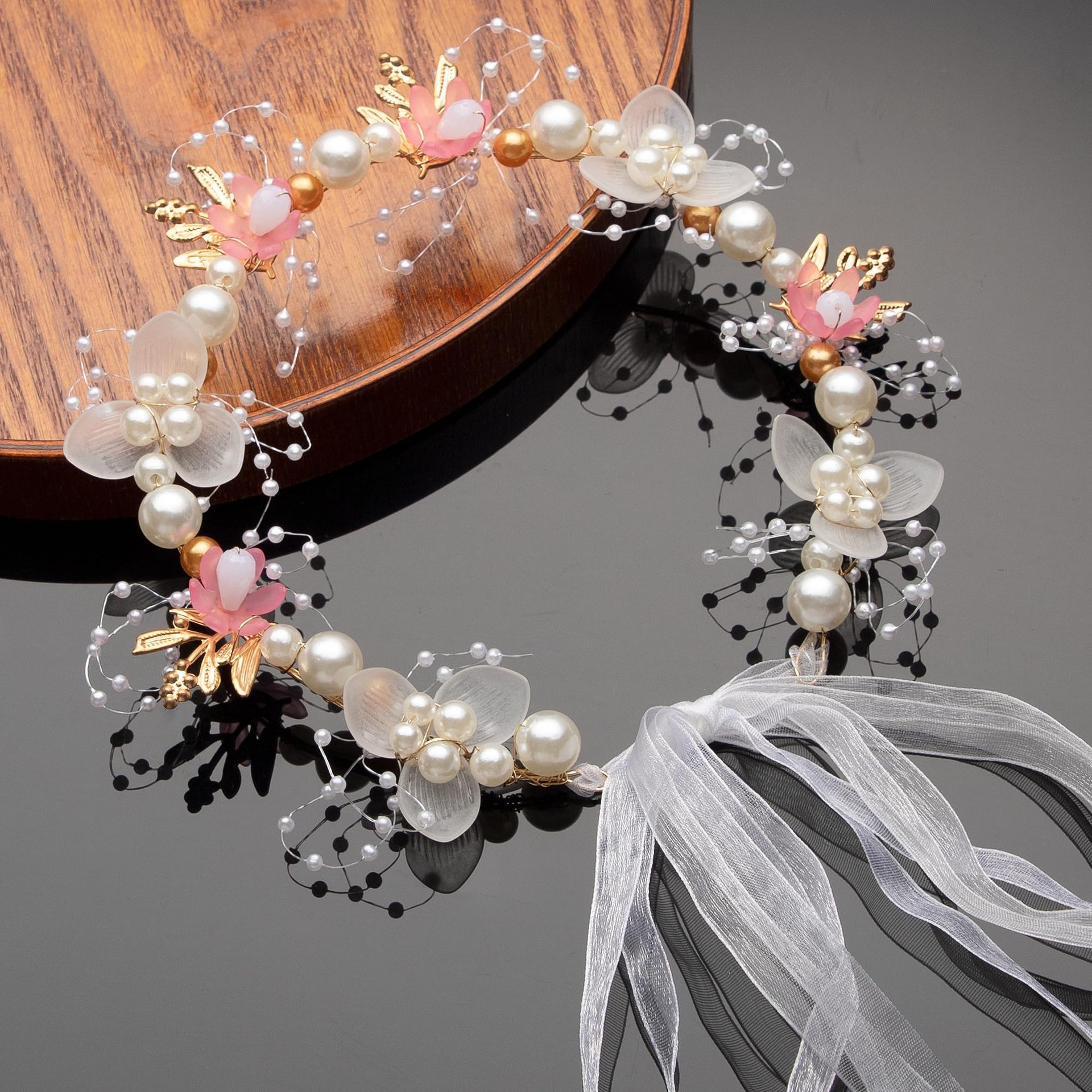 Diadema con corona de flores rosas estilo bosque, corona floral con perlas, corona nupcial, hermosa hecha a mano al estilo europeo. image 2
