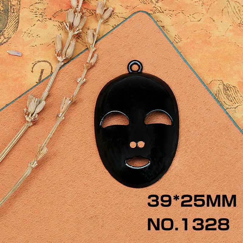 Aleación máscara cráneo electroforesis negro accesorios material al por mayor DIY colgante joyería Cruz alas negro colgante