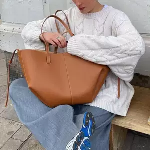 Niche Design Tote Bag 26 New Models Large Capacity Underarm Bag European and American Retro Handbag Fashionable Commuter Shoulder Bag