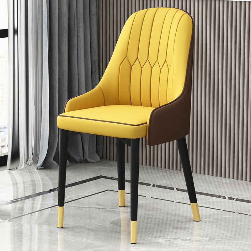 Silla de comedor de lujo nórdica, silla de respaldo doméstica moderna y simple, restaurante italiano, mesa de comedor de hotel de cuero de paquete suave