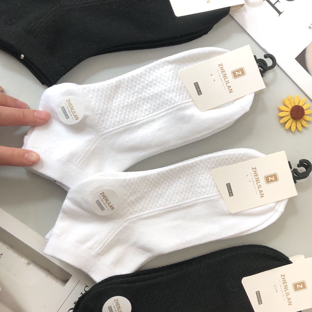 Primavera y verano nuevos calcetines de color sólido, calcetines para hombres, calcetines de algodón de tubo corto transpirables que absorben el sudor, calcetines deportivos, calcetines desodorantes para hombres al por mayor