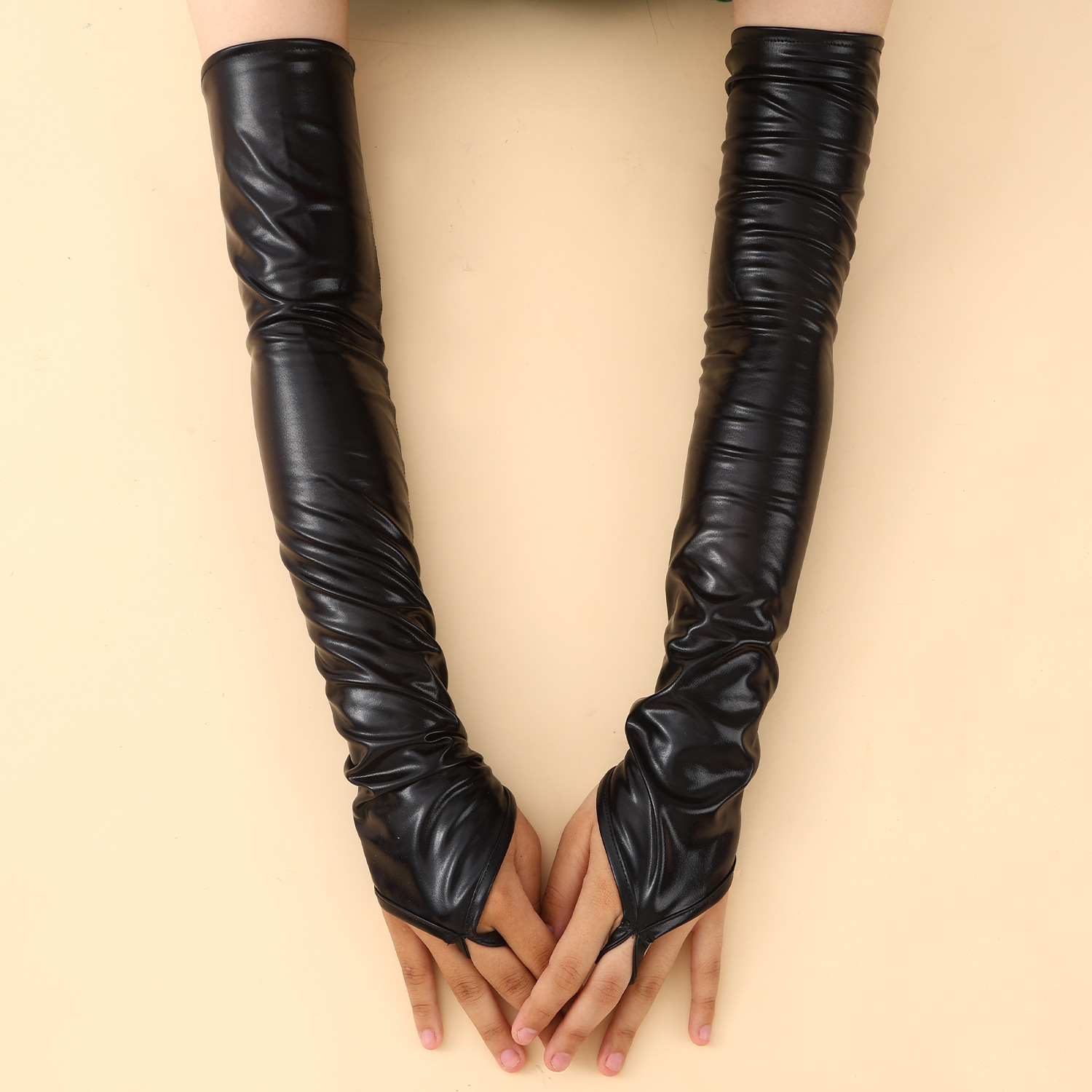 Estilo europeo y americano 48cm gancho de charol se refiere a damas largas vestido sexy fiesta nupcial ópera guantes sin dedos transfronterizos