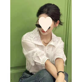 法式小资上衣秋轻奢高级感时尚时髦洋气独特漂亮蕾丝翻领白色衬衫