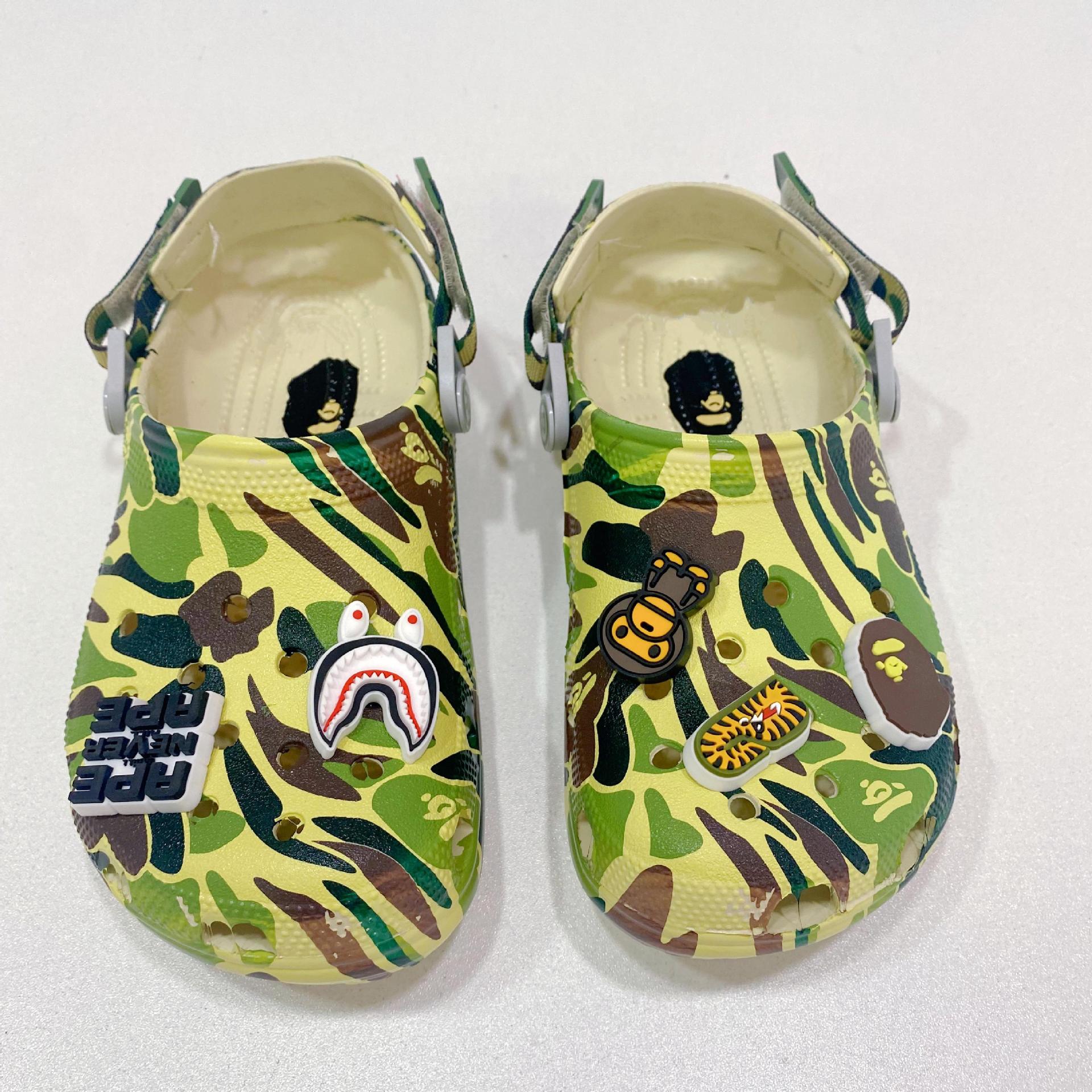 2025 nuevos zapatos agujero de cabeza de mono camuflado padre-hijo agujero zapatos transpirables al aire libre ocio sofá zapatos de playa moda