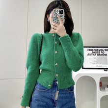 法式复古绿色开衫外套女设计感小众时髦2024新款秋冬气质针织衫潮