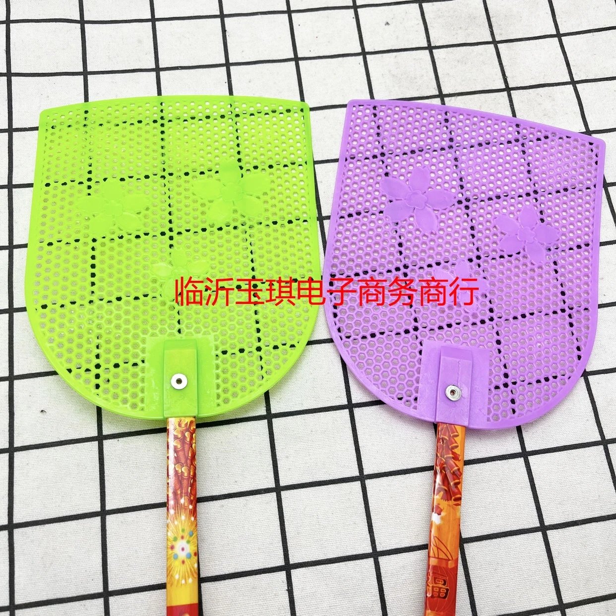 F102特大号三朵大花竹竿苍蝇拍蚊子拍一元两元多元百货货源批发