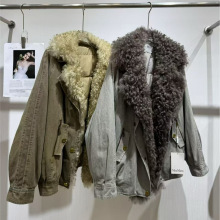 时尚年轻巴恩风卷羊毛领皮毛一体派克服外套女鹅绒服潮流