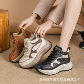 真皮高帮鞋女秋新款2026增高复古风短筒马丁靴软底拼色运动休闲鞋