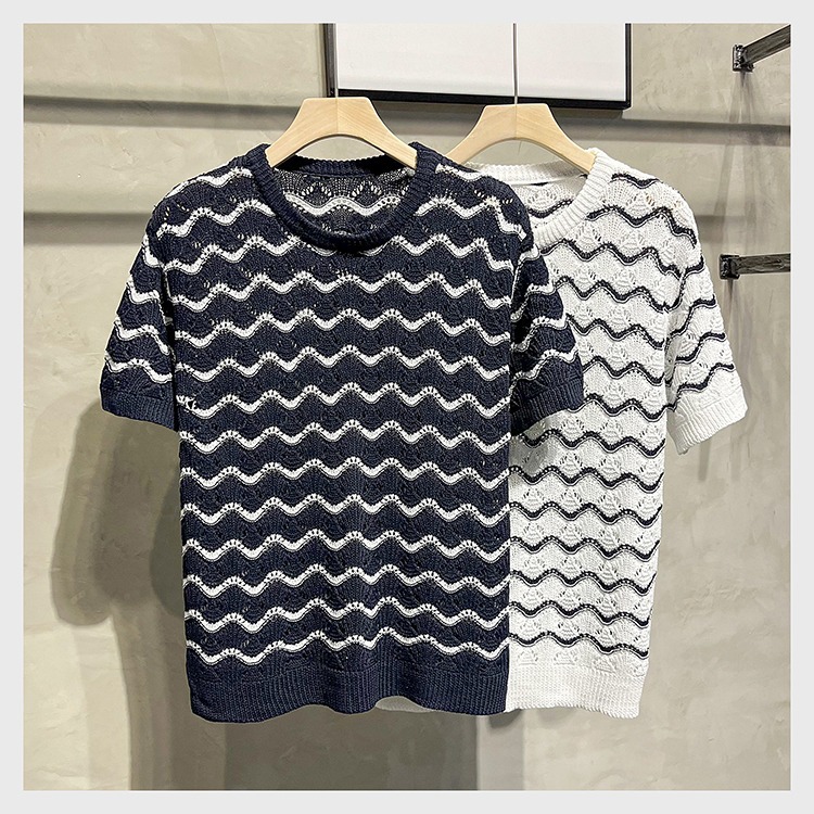 T-shirt da uomo a girocollo a maniche corte, estiva, sottile, stile coreano, trendy, con lavorazione a maglia traforata, alla moda, con righe ondulate, top casual._voghion.com