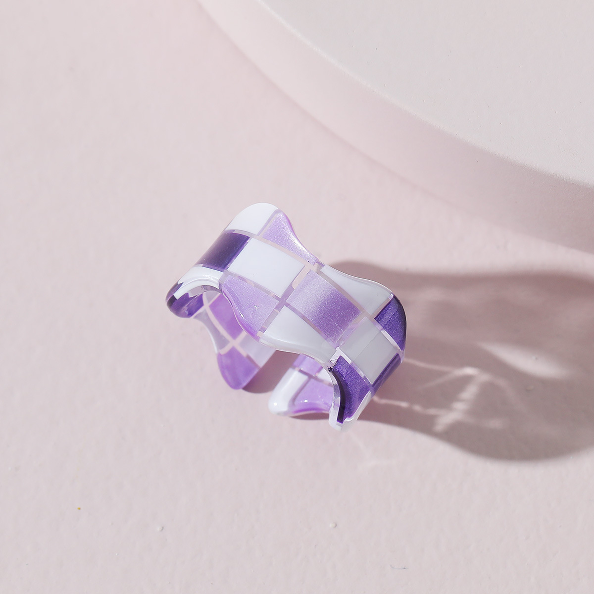 European And American Fashion Jewelry Acrylic Wave Shape Checkerboard Lattice Resin Ring display picture 1