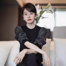 正奇特服饰厂/ 版型JI佳 材质碰撞的层次细节美 立褶袖黑色针织衫