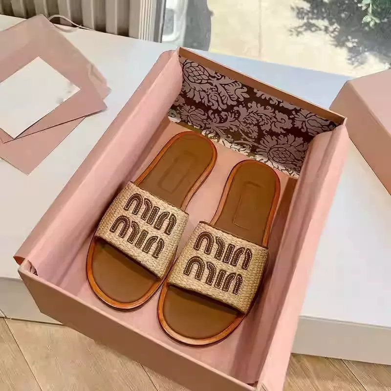 现货秒发！时尚百搭新款阿miu度假编织平底沙滩拖鞋女凉拖鞋外穿