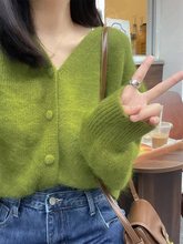 秋季2025新款小香风设计感穿搭绿色毛衣开衫针织外套上衣女