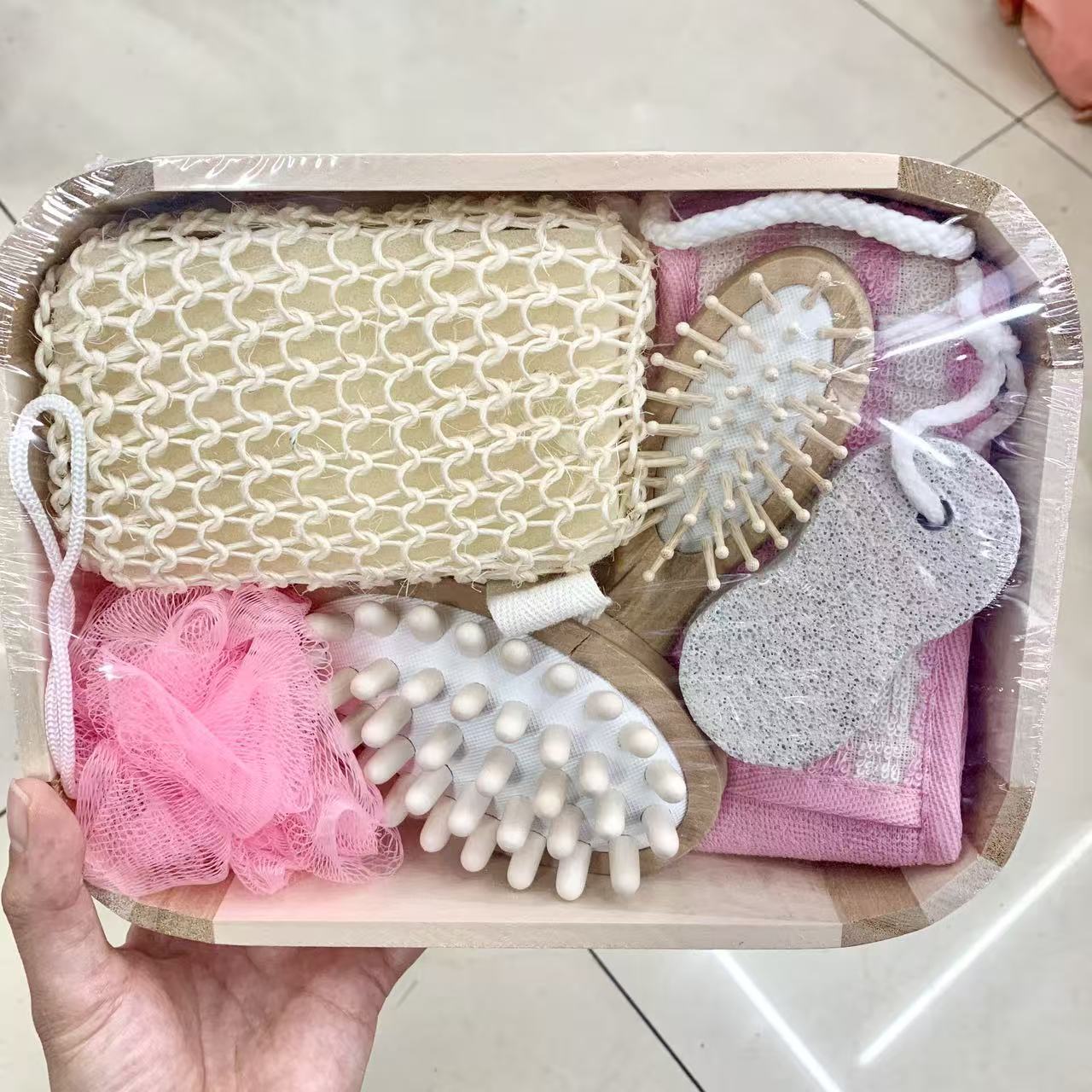Set de Baño y Aseo en Caja de Madera para Hotel