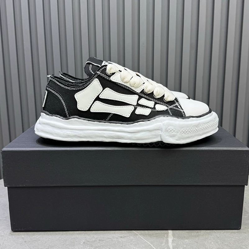 Внешняя торговля Европейская станция 2025 новая совместная обувь с костями