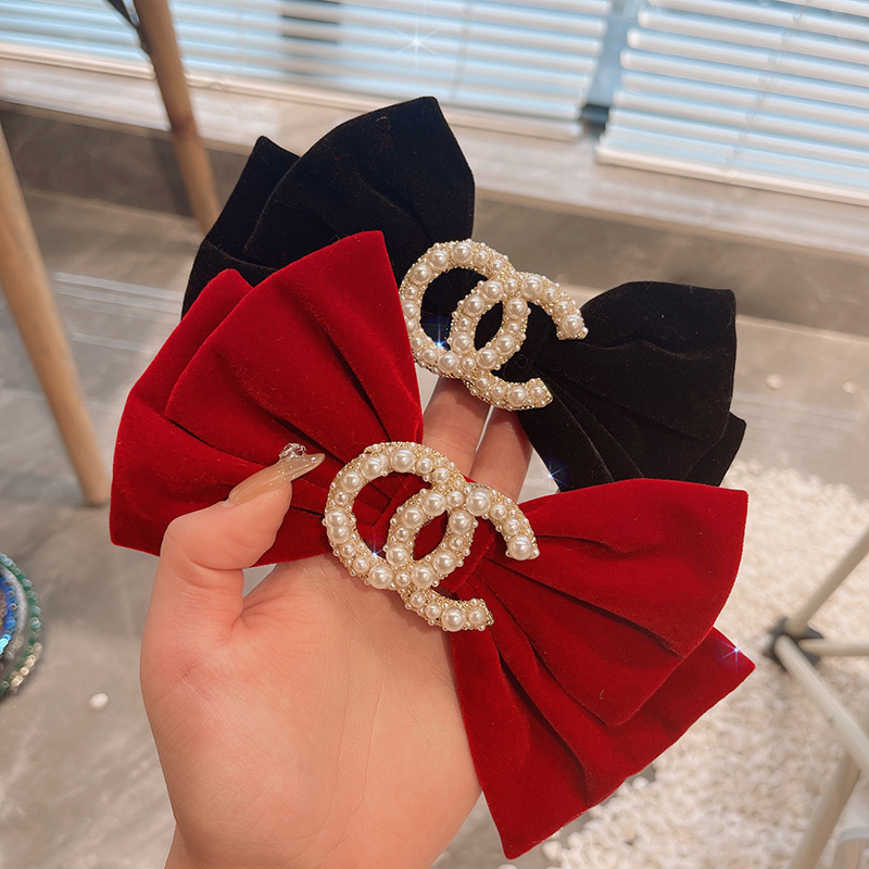 Solid color hairgrip pearl