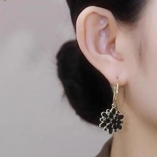 时尚气质黑色花朵耳环高级感设计925银针耳钉小众简约轻奢耳饰