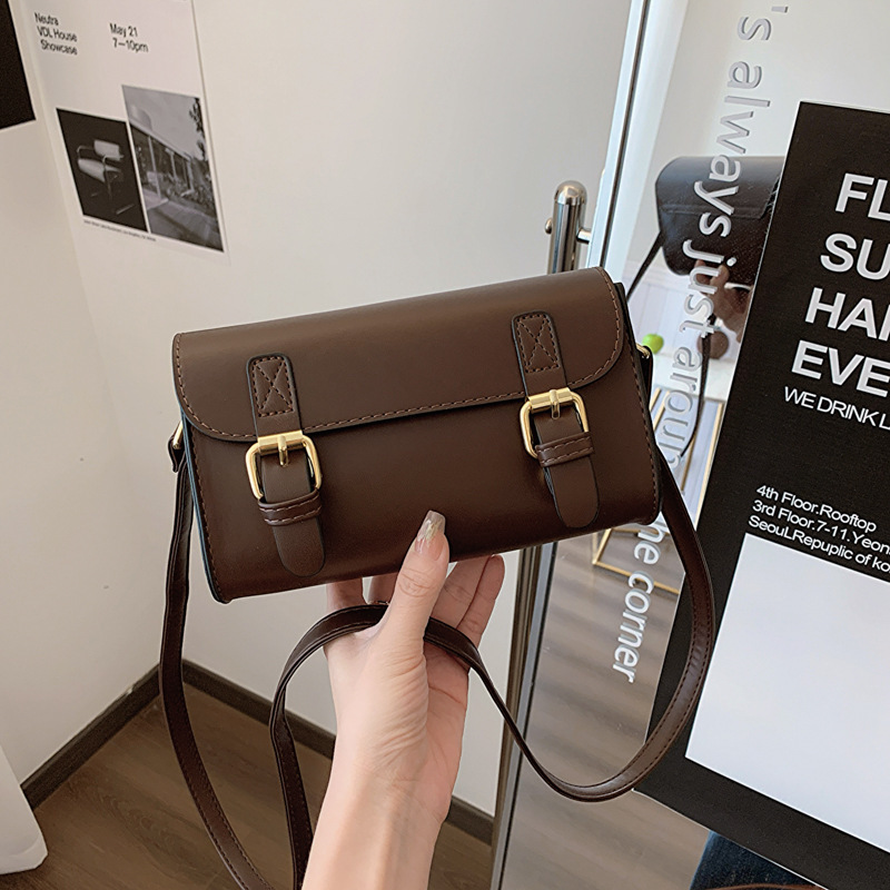 国境を越えた卸売り欧米のファッションPUが枕をひっくり返して純色の定型女性の肩を斜めにして小包にまたがって代理をします。|undefined