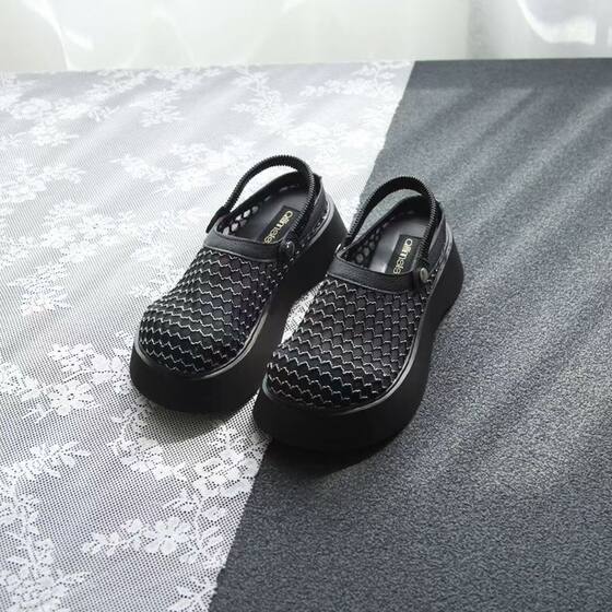 Fashionable All-match Niche Design Breathable Sandals 2024 Summer New Style Outer Wear Beach Shit Feeling Baotou Slippers