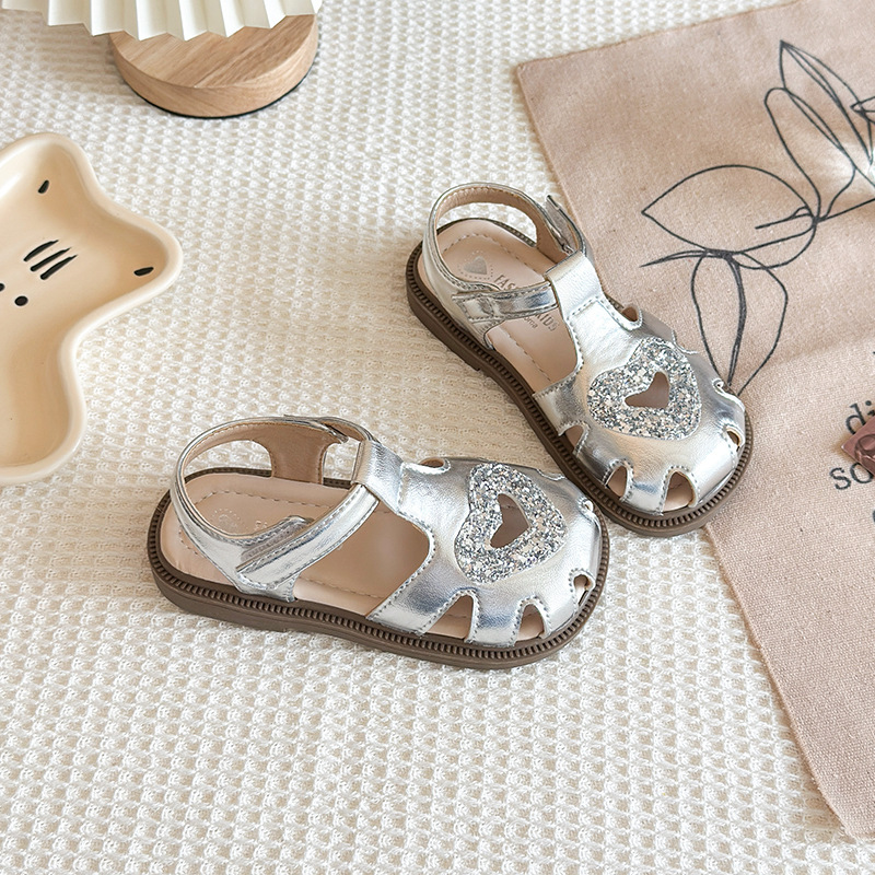 Niñas de moda versátil sandalias 2026 verano nuevo niño amor sequilla dulce viento princesa zapatos zapatos image 4
