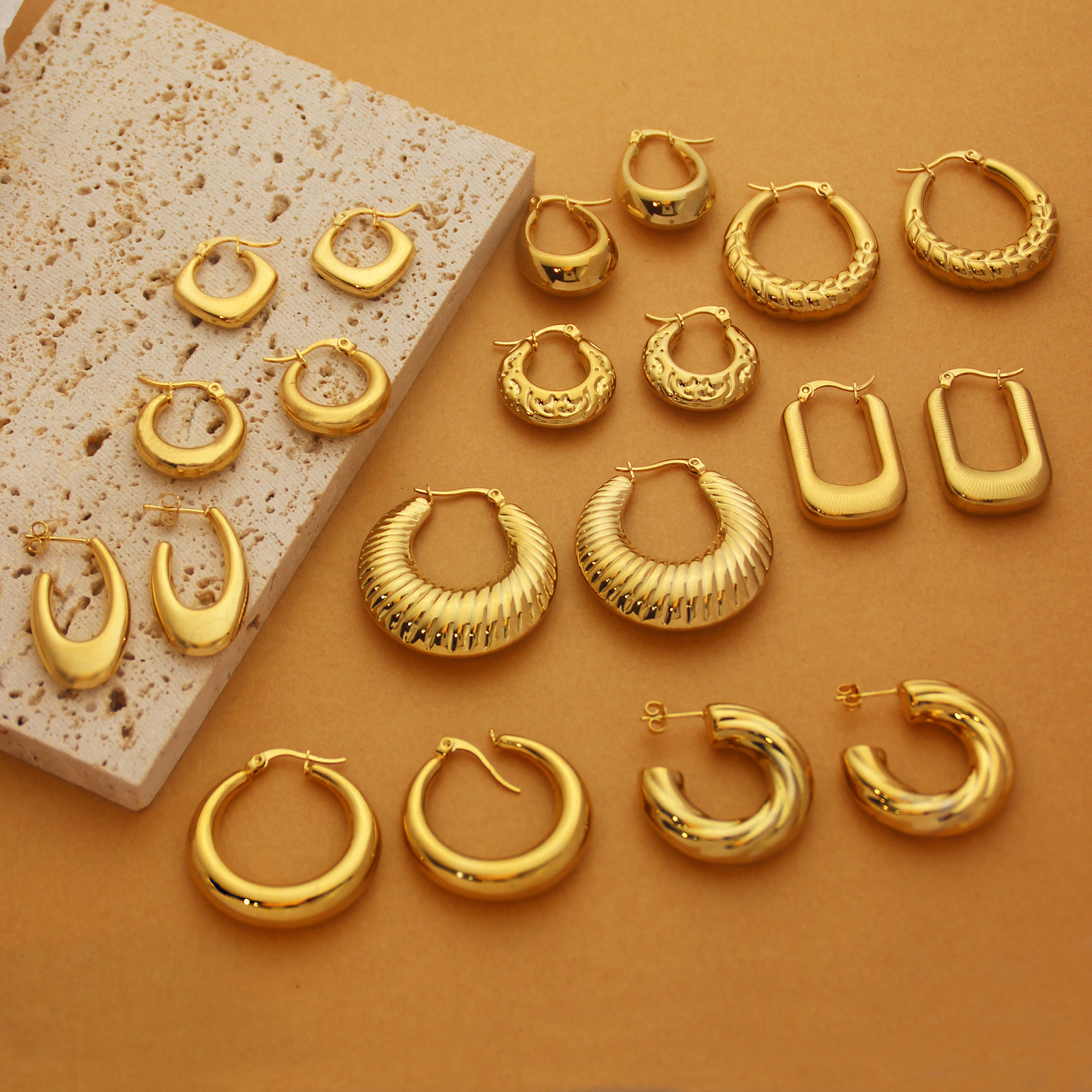 10g Weight 1 Pair Retro Simple Style C Shape U Shape Solid Color Plating Titanium Steel 18k Gold Plated Earrings