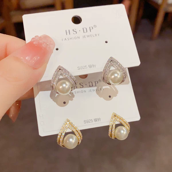 New Popular Triangular Full-Diamond Micro-Inlaid Earrings for Women, Vintage Burgundy Pearl New Year Earrings, Double-Layer Triangular Design Earrings
