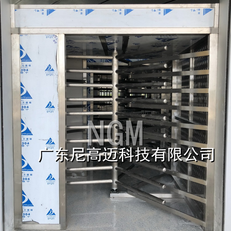 车站大厅入口全高封闭式单向矩形旋转门景区酒店工厂不锈钢辊闸门