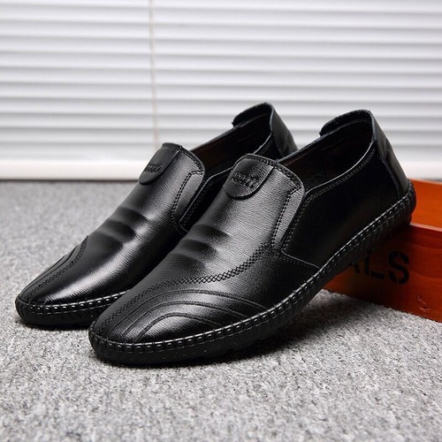 A pair of men's spring and summer new style English business casual leather shoes for men, work pinto shoes for men
