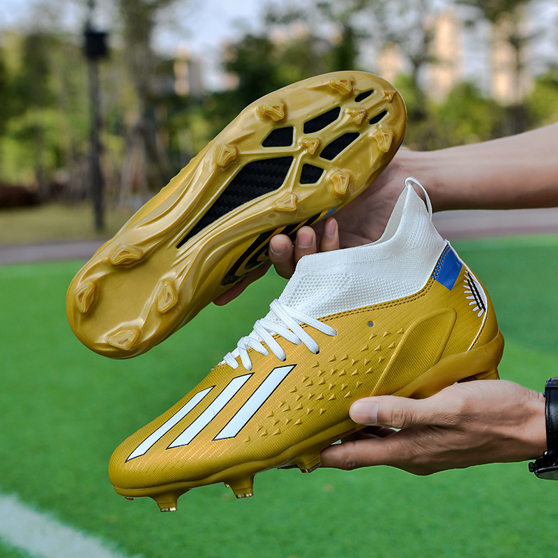 Золотые длинные ногти