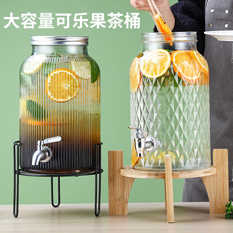 En nombre del barril de Cola, barril de bebida de cerveza, barril de vino de barman, barril de té de frutas con grifo, barril de jugo, contenedor, botella de vidrio