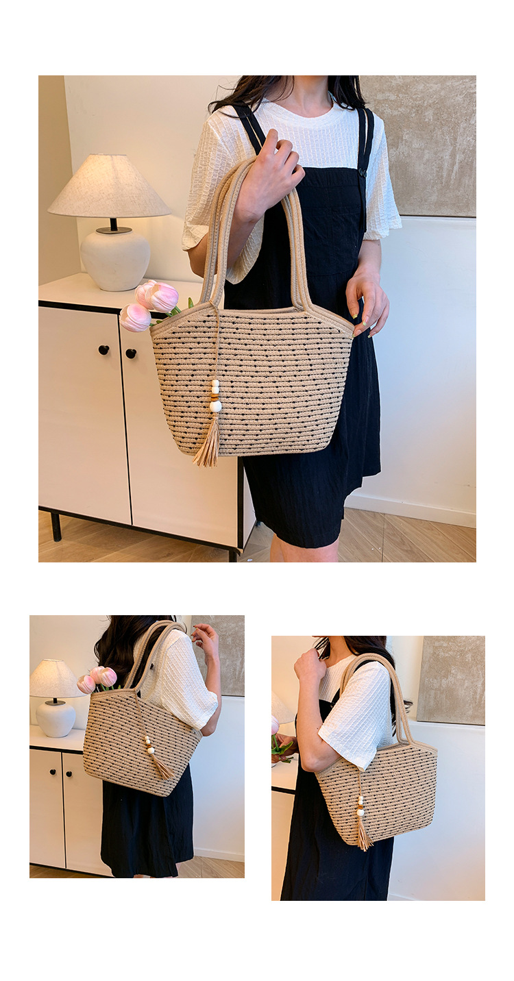 A trendy and stylish underarm bag for summer, a simple single-shoulder bag for women, and a fashionable, casual, and high-quality bag undefined