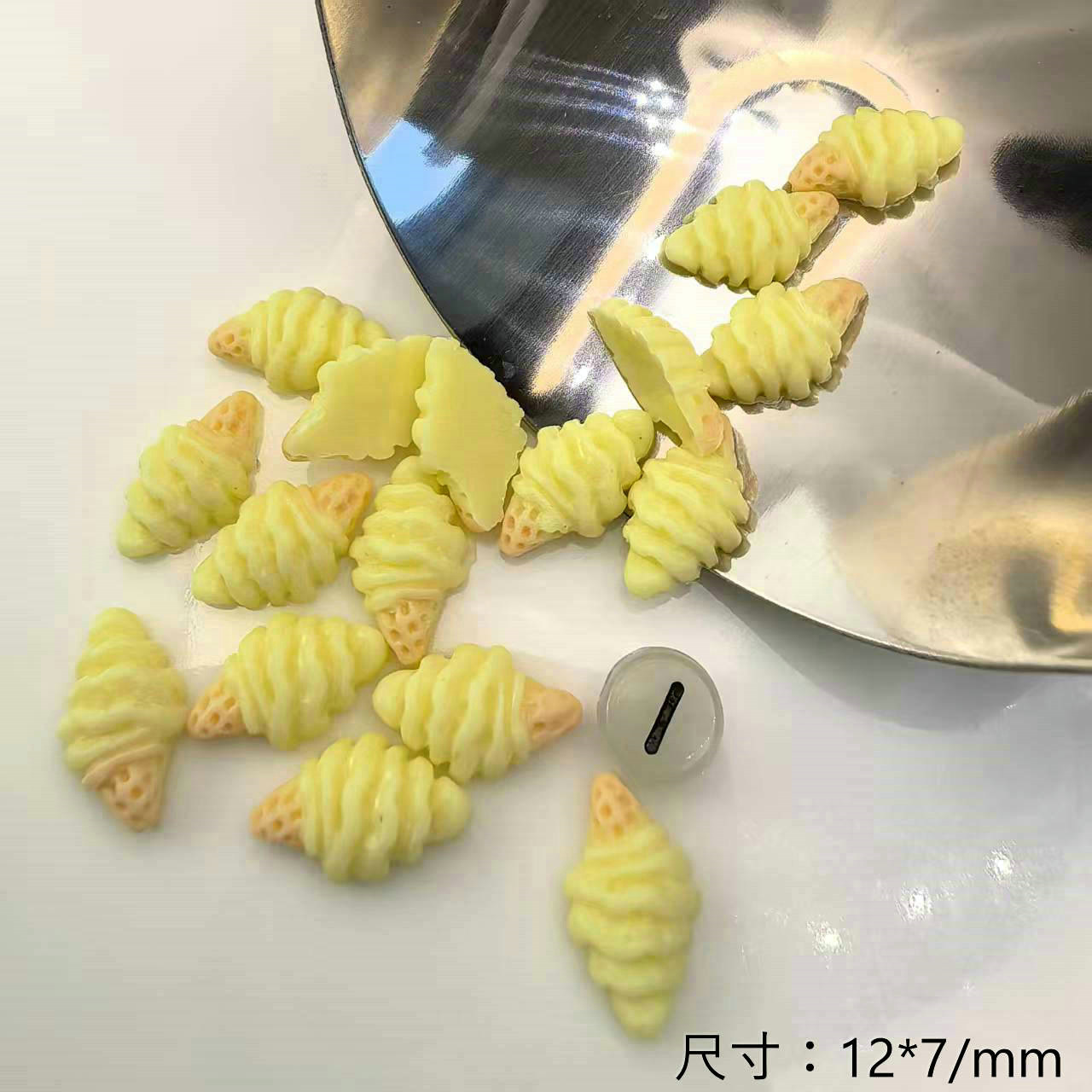 冰淇淋夜光美甲饰品_12.jpg