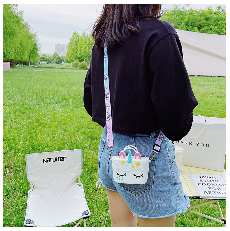 90g Weight Nylon Lining Material Zipper Closure Type Single Shoulder Strap Strap Type Animal Pattern White, Pink, Red Color Cute Cartoon  Silicone Bag 7