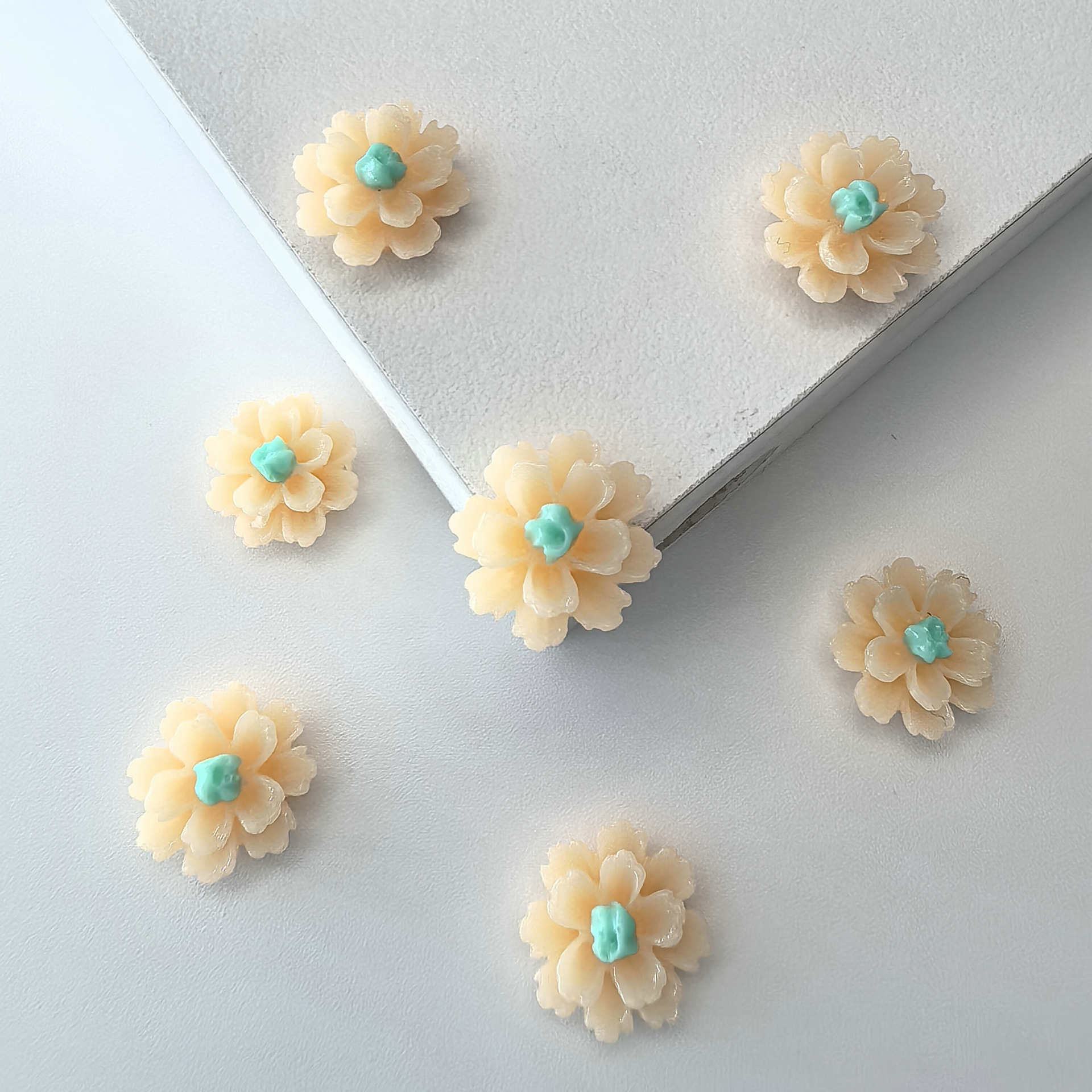 迷你多层花 雏菊diy奶油胶自制手机壳发夹耳饰头饰树脂配件批