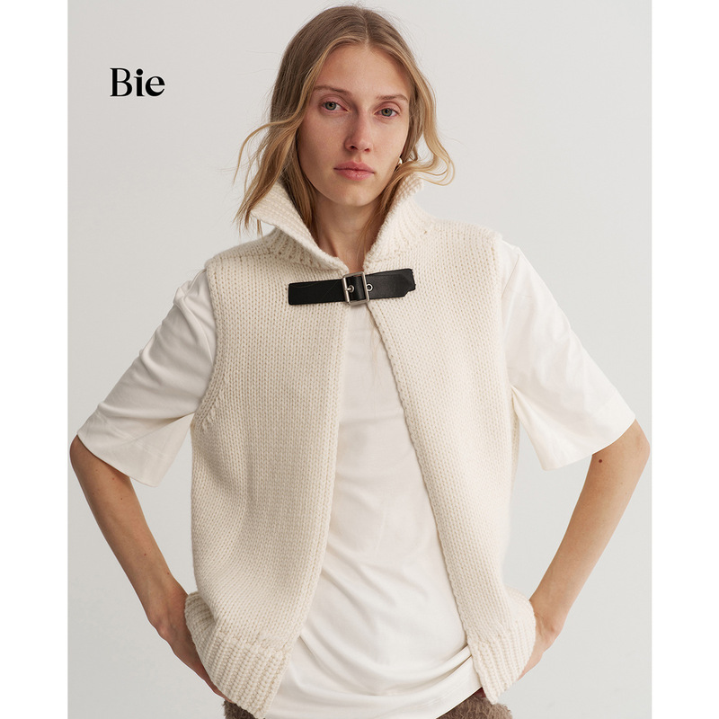 Reversible stand-up collar wool knit vest for women, autumn outerwear, elegant sleeveless waistcoat Reversible stand-up collar wool knit vest for women, autumn outerwear, elegant sleeveless waistcoat
