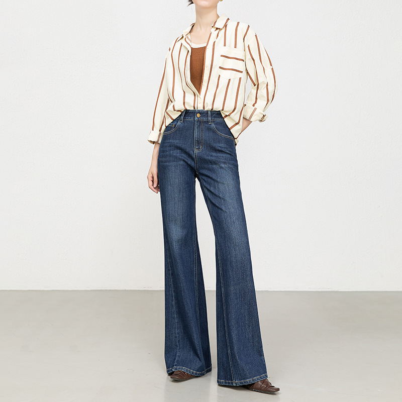 If 2026 Spring Season Is to Be Called the Year of the Rabbit, Then the Four-Way Stretch Flared Jeans for Women with High Waist and Casual Versatile Deep Blue Color 8120 Would Be Suitable