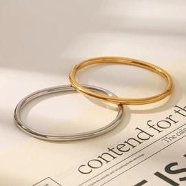 项链;戒指;耳环