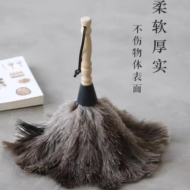 Threaded handle ostrich duster 38cm long