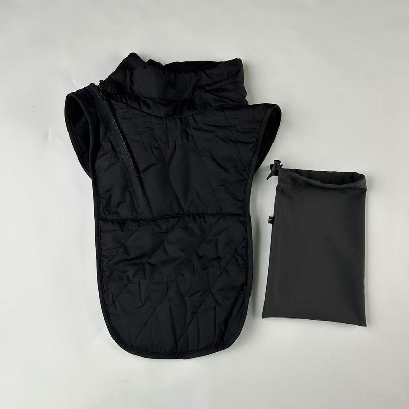 冬の防風で首を囲むアウトドア防寒とダウンスキーに乗るスポーツ装備オートバイの胸を保護して首を保温します。|undefined